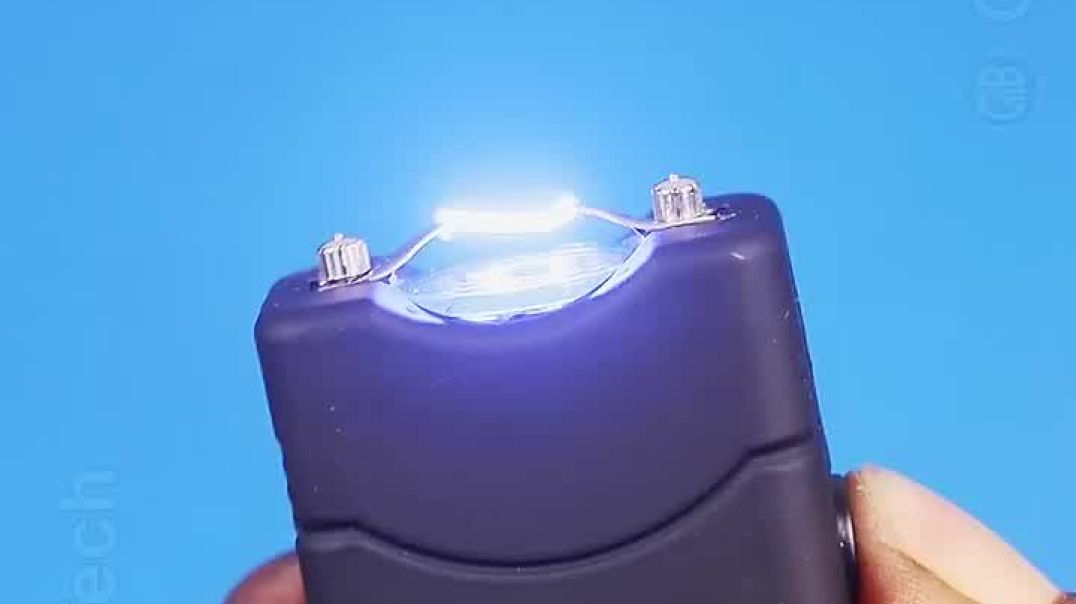 ⁣EXTREME Self Defence with 5000 Volt Stun Gun_ _shorts _stungun _selfdefence