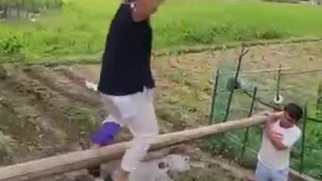 Kwai_Funny_tiktok___Funny_Videos_2024_Chinese_Funny_Video_-_Most_View_Chinese_Funny_Video(360p)(1)